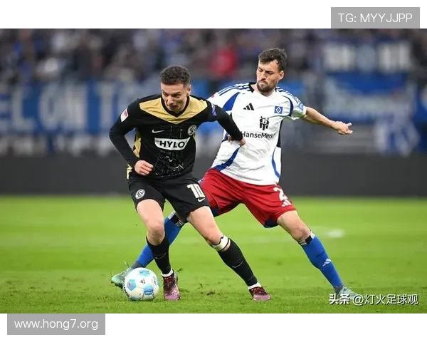 球探比分网足球即时比分版为用户提供权威的比赛比分和详细赛况，满足足球迷随时掌握比赛动态的需求